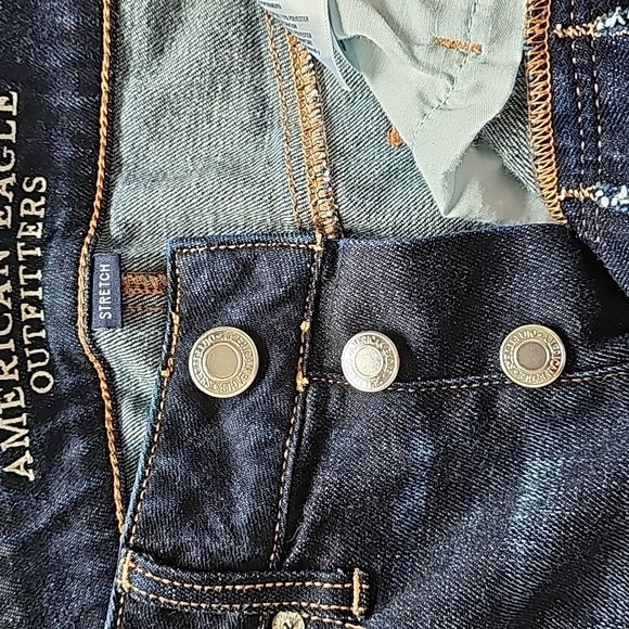 American Eagle Stretch TomGirl ButtonFly jeans size 2 - Picture 5 of 6
